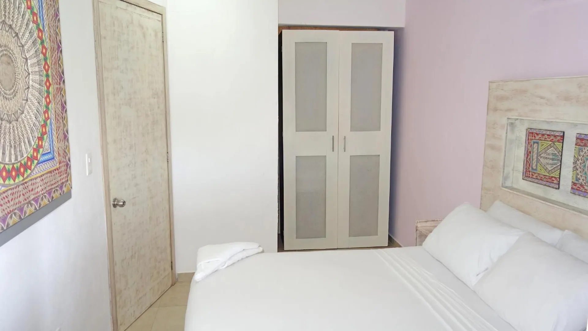 Отель El Fuerte Beach Apartments Махауаль