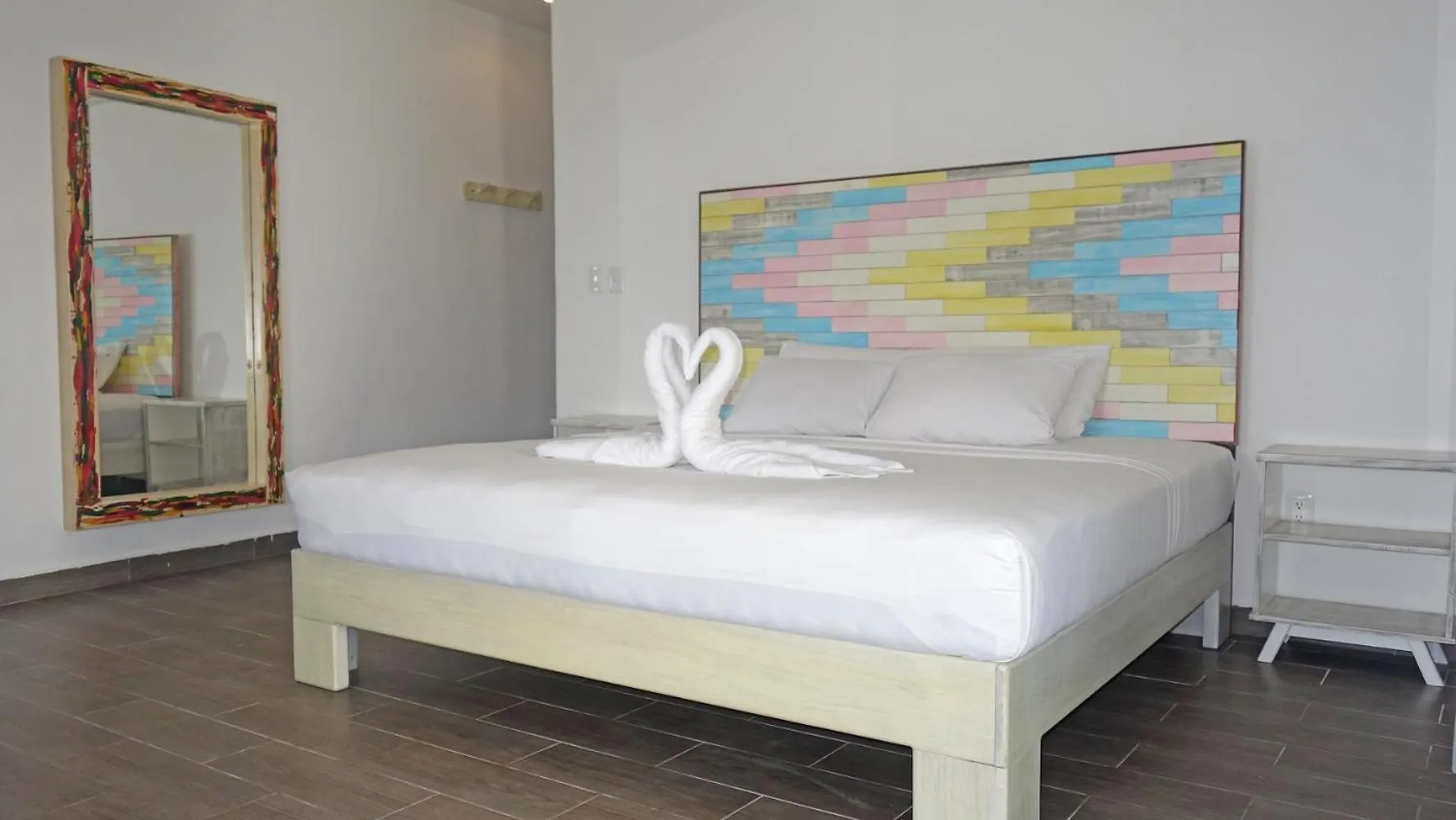 El Fuerte Beach Apartments Махауаль