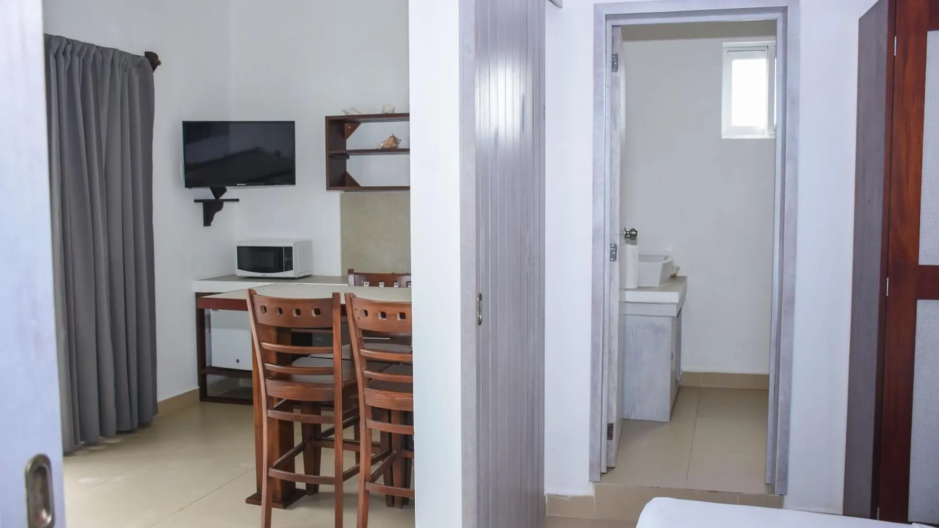 *** Hotel El Fuerte Beach Apartments Mahahual Messico