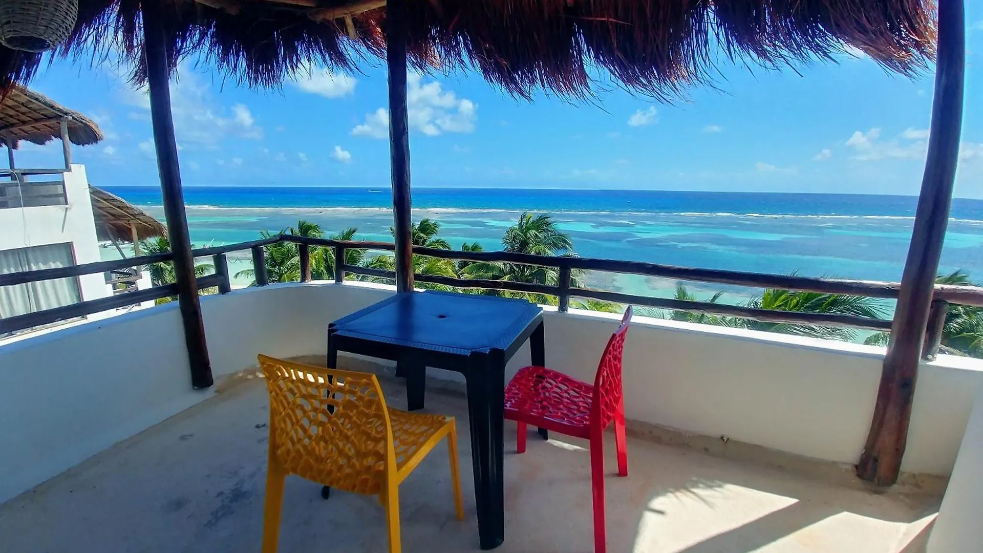 Hotel El Fuerte Beach Apartments Mahahual